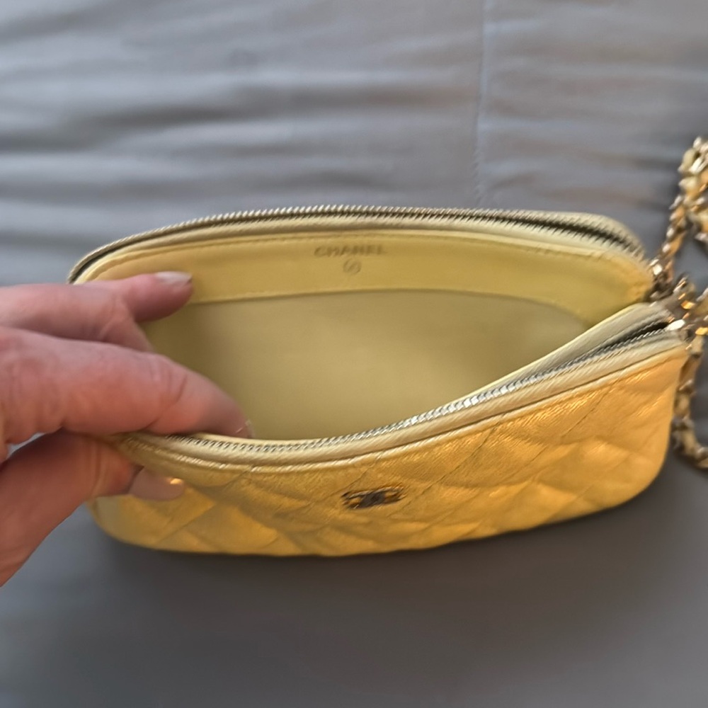 Chanel iridescent, yellow, Matelasse double zip wallet on a chain GHW RARE - Picture 5 of 12